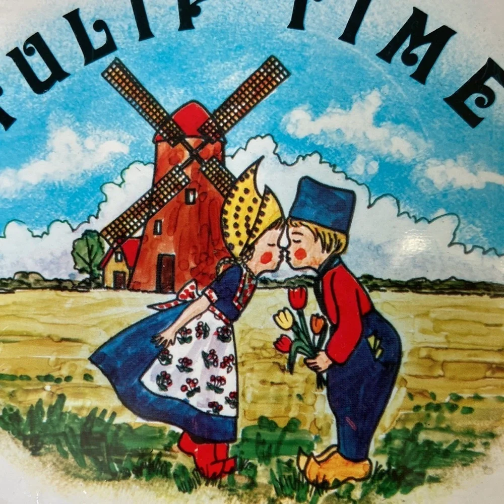 Vintage Dutch TULIP TIME Tin Tray boy kissing‎ girl on farm Multi-Color 7.5 x 6